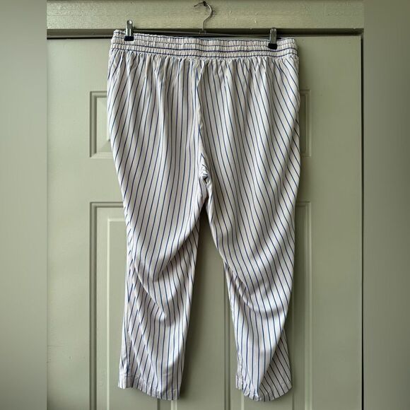 Torrid Relaxed Taper Stretch Challis High-Rise Tie-Front Pant Size 1 - Picture 7 of 9